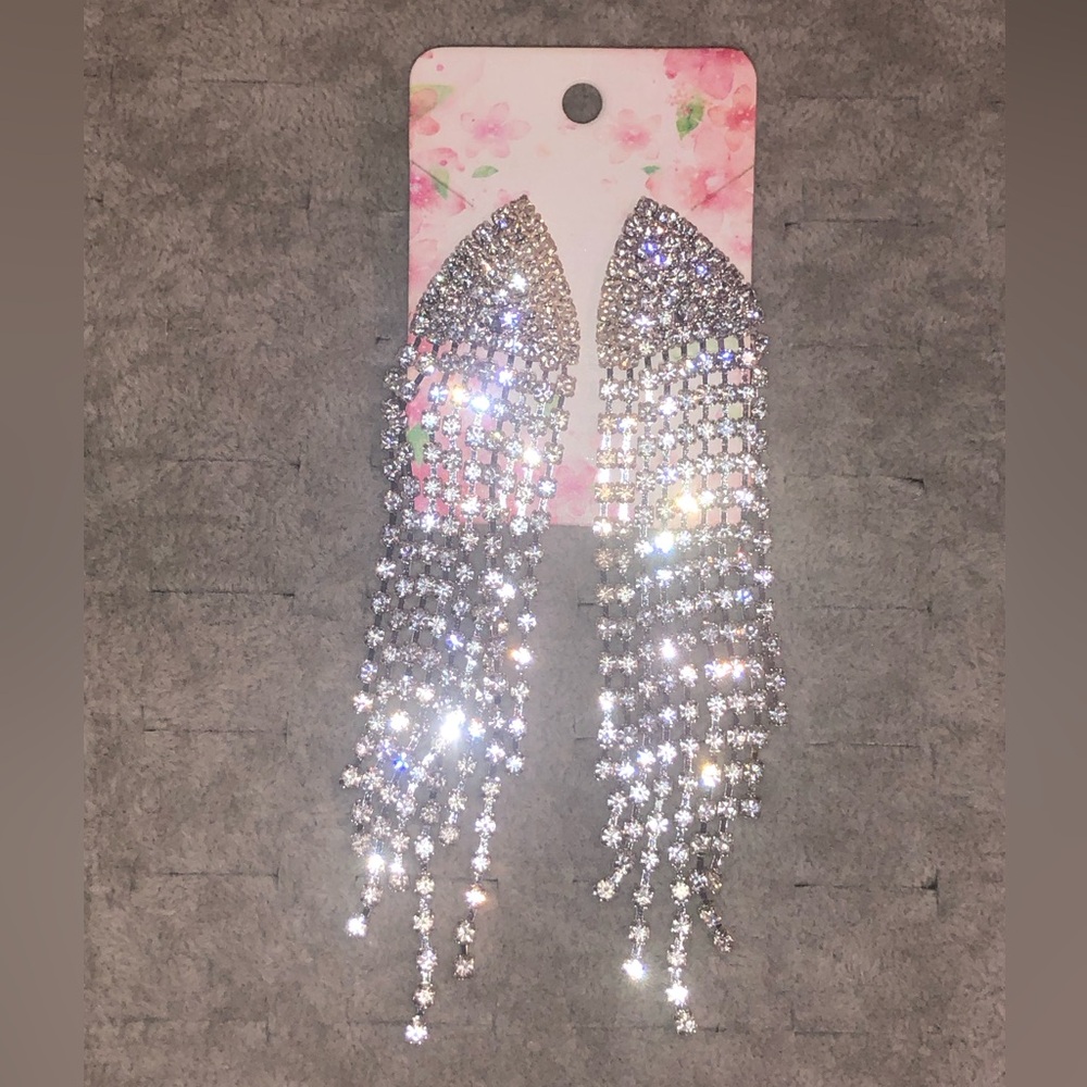 Multi-Strands Clear Rhinestones Dangling Earrings. New.